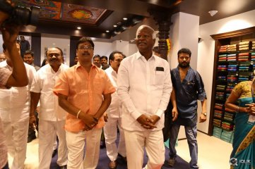 Raashi Khanna Launches Kasam Pullaiah Cloth Merchant in Warangal